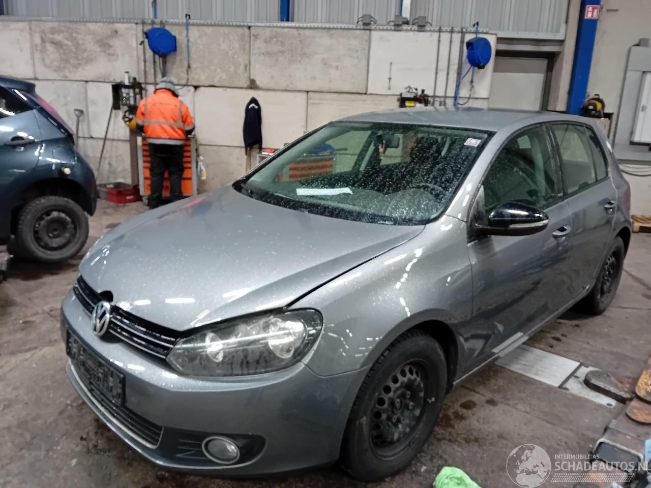 Volkswagen Golf Golf VI (5K1) Hatchback 1.6 TDI 16V (CAYC(Euro 5)) [77kW]  (02-2009/11=
-2012)