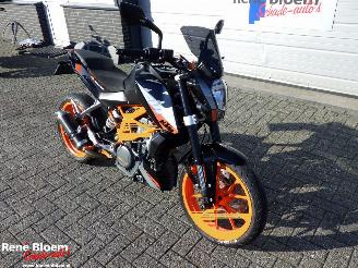 KTM 390 Duke ABS picture 3
