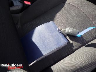 Peugeot 208 1.0 VTI Access picture 13