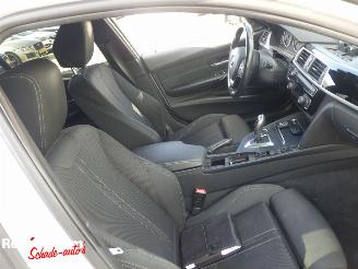 BMW 3-serie 318i Luxury 136pk picture 10