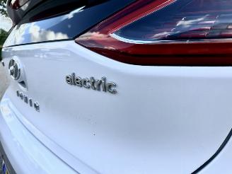 Hyundai Ioniq Comfort EV 120pk aut + f1 flippers - nap - 2x laadkabels - navi - camera - front + line assist - keyless entry + start picture 79