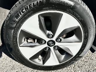 Hyundai Ioniq Comfort EV 120pk aut + f1 flippers - nap - 2x laadkabels - navi - camera - front + line assist - keyless entry + start picture 69