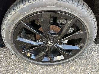 Volkswagen Taigo 1.0 TSI 116pk aut + F1 R-line - pano - virtual - front + line + side assist - navi - camera - sfeerverl - 3x r-line picture 67