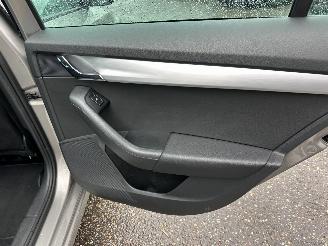 Skoda Octavia 1.0 TSI 115pk 6-bak Greentech Amb Bus sedan - navi - clima - cruise - pdc v+a - licht + regensensor picture 49