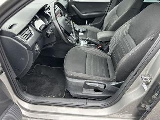 Skoda Octavia 1.0 TSI 115pk 6-bak Greentech Amb Bus sedan - navi - clima - cruise - pdc v+a - licht + regensensor picture 40