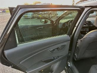 Seat Leon ST 1.5 TSI 150pk 7-traps aut + f1 FR - nap - nav - cam - keyless - sfeerverl - virtual - front + line assist picture 71