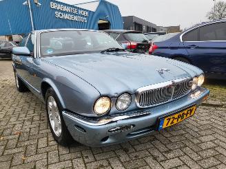 Jaguar Xj-8 4.0  SOVEREIGN   N.A.P  rijdbaar  top jongtimer picture 22