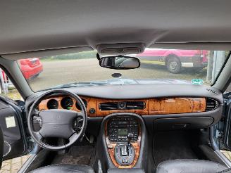 Jaguar Xj-8 4.0  SOVEREIGN   N.A.P  rijdbaar  top jongtimer picture 15