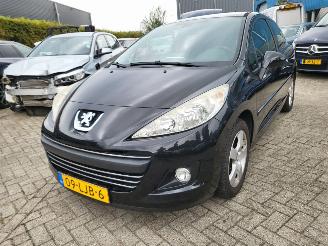 Peugeot 207 Peugeot 207 1.6 VTi Première 2e eigenaar picture 2