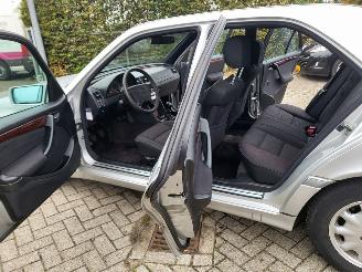 Mercedes C-klasse C180 ELEGANCE 2E eigenaar YONGTIMER picture 3