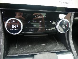 Jaguar F-Pace R-Dynamic  E 90th Anniversary Edition AWD Pano Led Leder picture 18