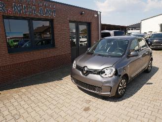 krockskadad bil auto Renault Twingo INTENS 2021/11