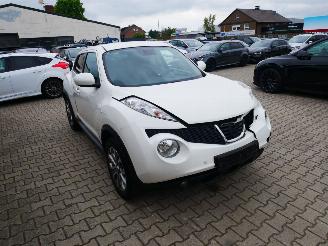 Nissan Juke TEKNA 4X4 LEER AWD picture 2