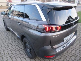 krockskadad bil auto Peugeot 5008 Puretech 130 Allure 7-Zits Climatronic HalfLeer Navi Camera ..... 2023/4