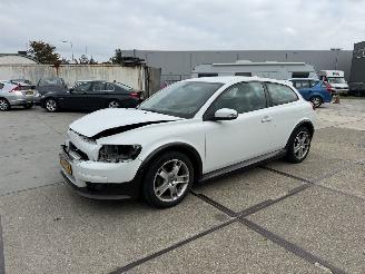 krockskadad bil auto Volvo C-30 1.8 SPORT 2008/9