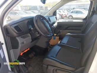 Peugeot Expert Expert (V1/VA/VB/VE/VF/VT/VY), Van, 2016 2.0 Blue HDi 180 16V picture 18