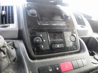 Volkswagen Amarok 2000 diesel pick-up picture 8