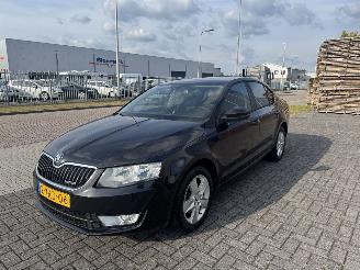 Vrakbiler auto Skoda Octavia 1.6 TDI  81kw  Clima 2014/10