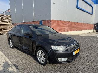 Skoda Octavia 1.6 TDI  81kw  Clima picture 5