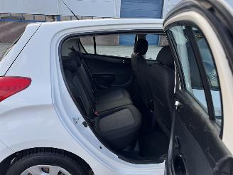 Hyundai I-20 1.2 i  63kw Airco picture 17