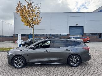 Ford Focus 1.0 EcoBoost Hybrid ST Line picture 5