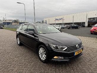Vrakbiler auto Volkswagen Passat 1.6 TDI Clima - Navi 2015/11