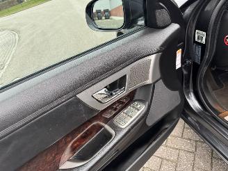 Jaguar XF 3.0 D V6 Luxury picture 11