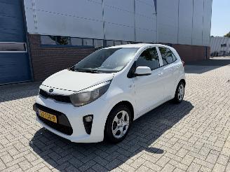 krockskadad bil auto Kia Picanto 1.0 49kw  Airco 2018/7