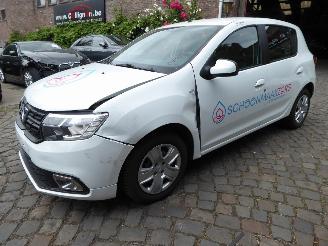 skadebil auto Dacia Sandero Laureate 2019/8