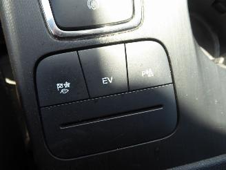 Ford Kuga Plug-In Hybrid ST-Line picture 20
