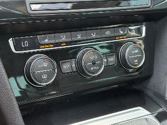 Volkswagen Passat 1.6 TDI R-Line Pano Virtual Cockpit EURO-6 picture 13