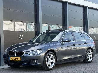 begagnad bil auto BMW 3-serie 330d Hade-Up Pano Leer Xenon 2013/2