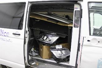 Volkswagen Transporter T6 Kombi picture 21