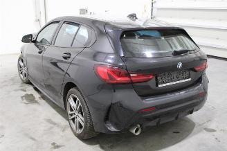 BMW 1-serie 118 picture 4