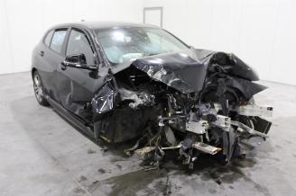 BMW 1-serie 118 picture 2