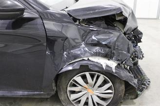 Peugeot 208  picture 6