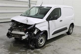 skadebil auto Peugeot Partner  2024/2