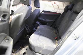 Volkswagen Golf  picture 11