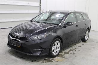 Vrakbiler auto Kia Cee d cee'd 2023/11