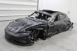 Uttjänta bilar auto Porsche Taycan  2023/8