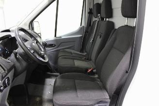 Ford Transit  picture 11