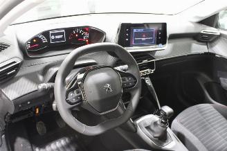 Peugeot 208  picture 9