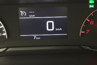 Peugeot 208  picture 12