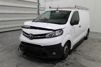 Vaurioauto  passenger cars Toyota ProAce  2021/4