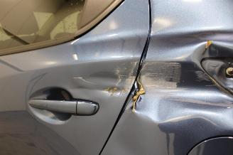 Mazda 2  picture 25