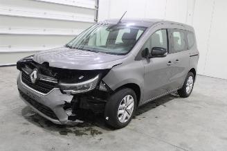 krockskadad bil auto Renault Kangoo  2022/10
