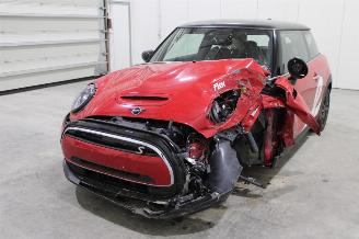 skadebil auto Mini Cooper SE 2023/11