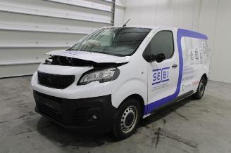 krockskadad bil auto Peugeot Expert  2023/5