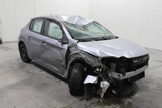 Peugeot 208  picture 3