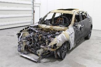 Uttjänta bilar auto Maserati Levante  2021/12